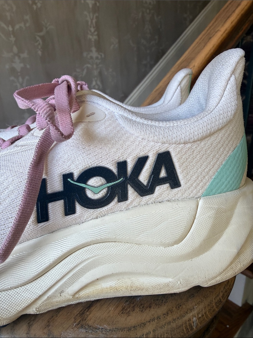HOKA ARAHI 8 running shoe women’s size 8 1/2 very good condition - Picture 11 of 11